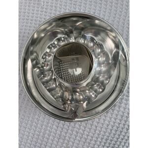 The Pampered Chef Springform Pan Set #1540 - Heart & Bundt Insert